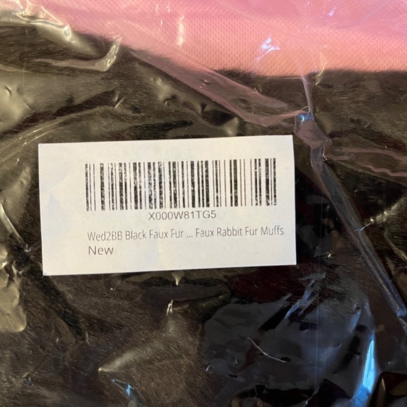 Lovely soft fuzzy black Muff - Picture 6 of 7